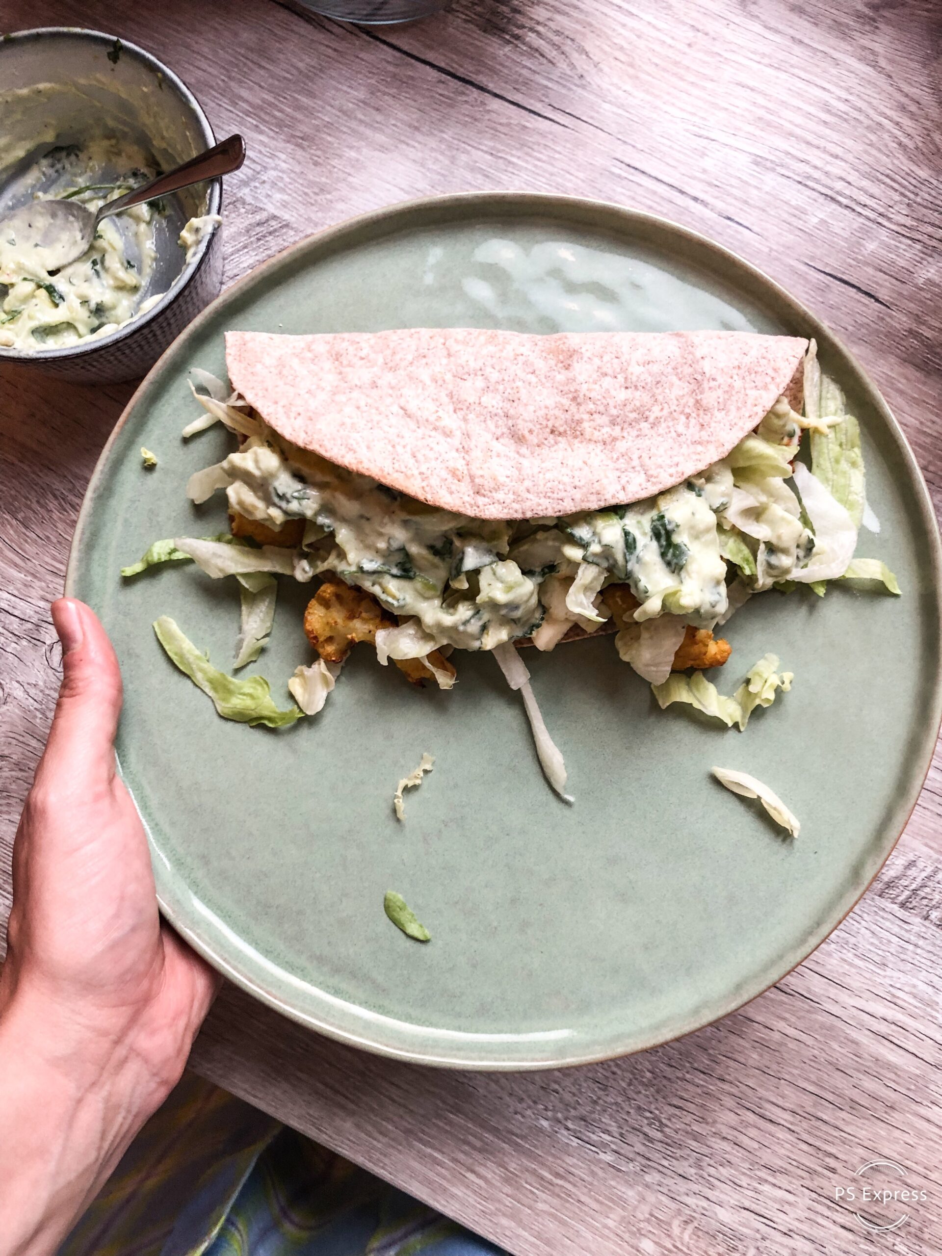 Vegetarische taco met gemarineerde bloemkool en paneer kaas